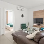 4 Bedroom Amazing In *