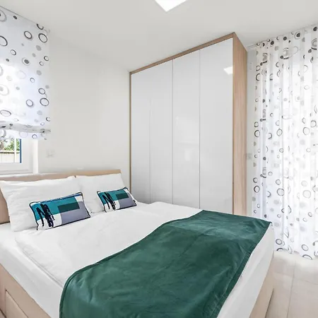 Appartement 4 Bedroom Amazing In Srima