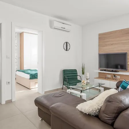 4 Bedroom Amazing In *