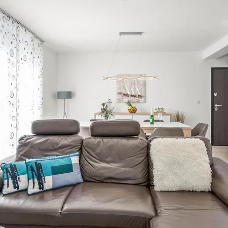 Beautiful In With Wifi Apartment