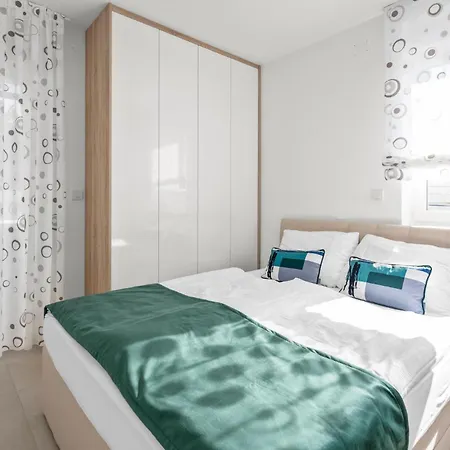 4 Bedroom Amazing In Апартаменты *