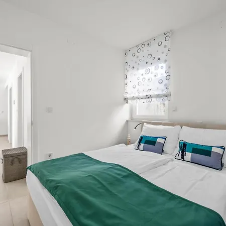 4 Bedroom Amazing In * Срима