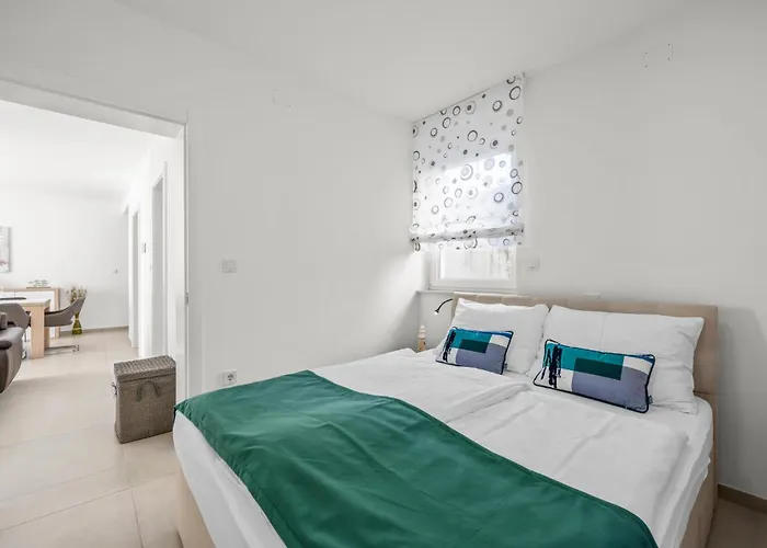 4 Bedroom Amazing In * Srima